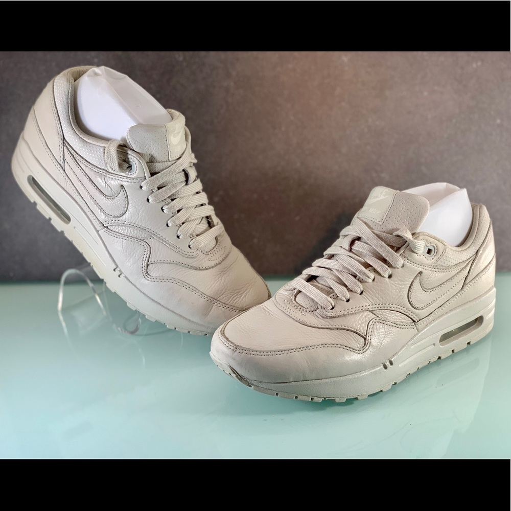 RARE-Nike Air Max 90 Women's Size 8 Color Bone